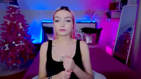 I am Lina online show from December 20, 1:40 pm