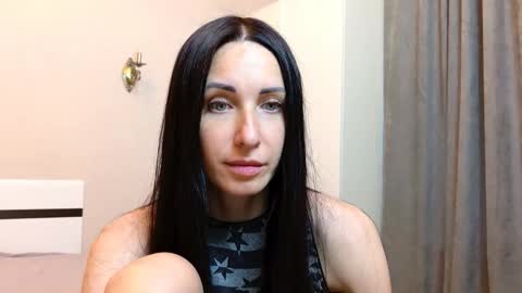Snapshot of linalivee chatting on June 6, 4:44 pm LinaLivee online show from June 6, 4:44 pm
