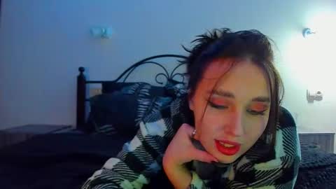 Lina online show from December 13, 10:15 pm