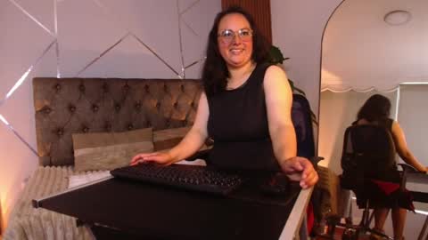 Snapshot of linceadictiva chatting on May 23, 1:48 pm LINCE online show from May 23, 1:48 pm