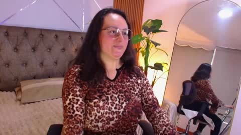 Snapshot of linceadictiva chatting on June 4, 5:30 pm LINCE online show from June 4, 5:30 pm
