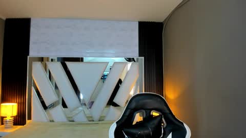  Linda  online show from March 21, 6:33 pm