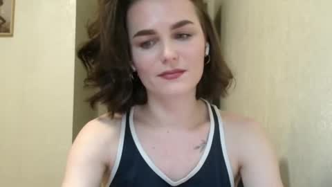 Snapshot of linda_aa chatting on May 2, 7:19 pm Linda online show from May 2, 7:19 pm