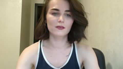 Snapshot of linda_aa chatting on May 3, 7:20 pm Linda online show from May 3, 7:20 pm