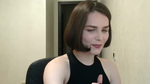 Snapshot of linda_aa chatting on June 2, 7:49 pm Linda online show from June 2, 7:49 pm