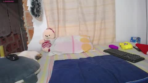 Snapshot of linda_naomi chatting on January 8, 9:34 pm naomi online show from January 8, 9:34 pm