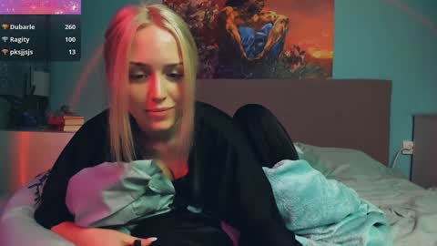 Linda online show from December 5, 10:23 pm