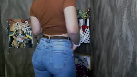 Snapshot of linda_s_ chatting on October 7, 11:29 am Linda online show from October 7, 11:29 am