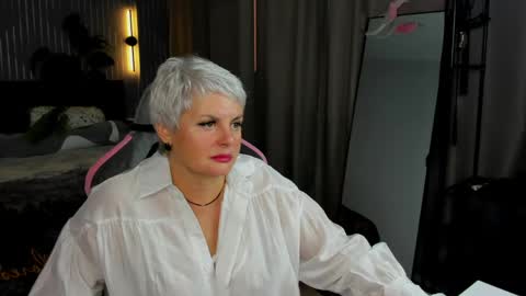 Snapshot of linda_zefir chatting on April 30, 9:26 am Linda Zefir online show from April 30, 9:26 am