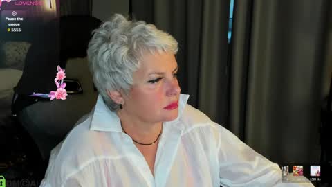 Snapshot of linda_zefir chatting on May 14, 9:27 am Linda Zefir online show from May 14, 9:27 am