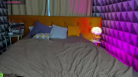 Snapshot of linda_zimmermann chatting on September 18, 7:54 am linda_zimmermann online show from September 18, 7:54 am