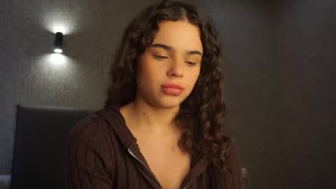 Snapshot of lindaaii chatting on March 20, 1:38 pm Linda online show from March 20, 1:38 pm