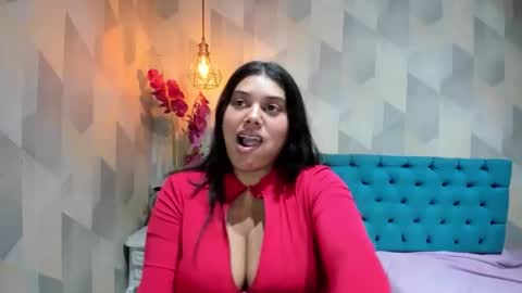 Snapshot of lindabreexlove chatting on June 3, 4:45 pm online show from June 3, 4:45 pm