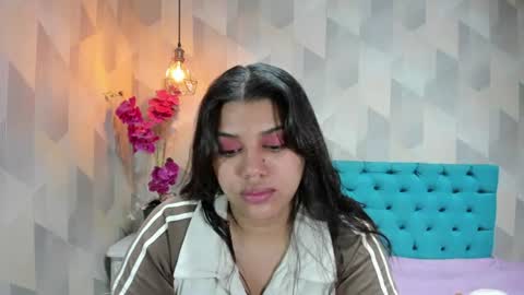 Snapshot of lindabreexlove chatting on June 22, 1:52 pm online show from June 22, 1:52 pm