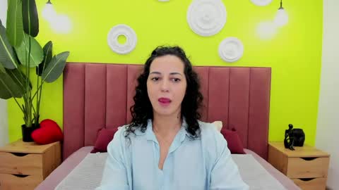 Snapshot of lindainsatiable chatting on May 13, 1:36 am Linda online show from May 13, 1:36 am