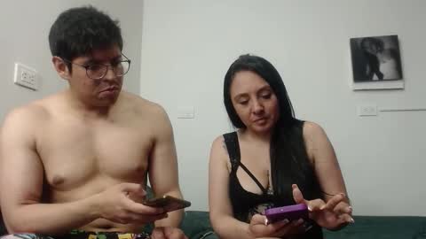 Snapshot of lindsay_n_maik chatting on November 20, 10:42 pm Lindsay N Maik online show from November 20, 10:42 pm