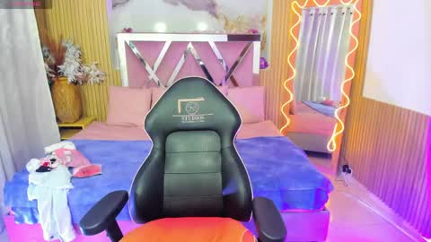 Linda  online show from May 28, 3:15 am