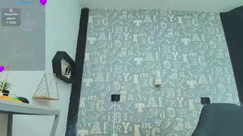  Lindsey  online show from December 5, 12:14 pm