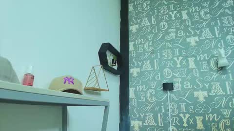  Lindsey  online show from December 20, 12:23 pm