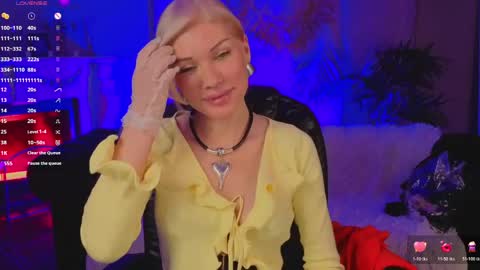 Snapshot of lindsi_luvviv chatting on April 27, 4:16 pm lindsi_luvviv online show from April 27, 4:16 pm