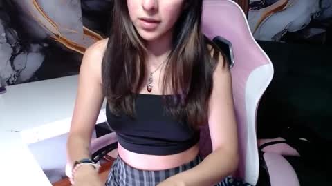 Snapshot of ling_ling24 chatting on May 20, 3:13 am ling ling24 online show from May 20, 3:13 am