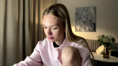 Snapshot of linneabercier chatting on April 17, 5:38 pm Emma online show from April 17, 5:38 pm