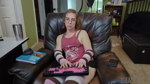 Linzy19 online show from January 9, 8:33 pm