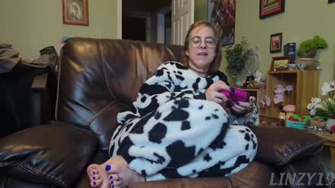 Linzy19 online show from January 22, 4:23 am