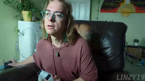 Linzy19 online show from September 14, 7:02 pm