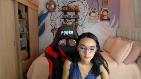 Snapshot of linzybaner chatting on June 24, 11:37 pm LinzyBaner online show from June 24, 11:37 pm