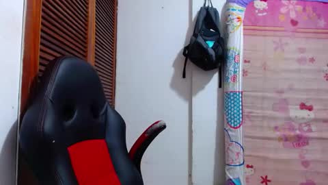 Snapshot of lion_grr chatting on November 9, 2:32 am lion_grr online show from November 9, 2:32 am