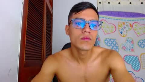 Snapshot of lion_grr chatting on December 20, 12:23 pm lion_grr online show from December 20, 12:23 pm