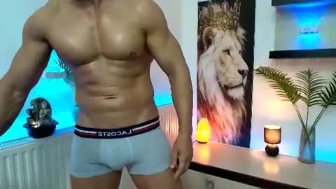 Snapshot of lionbanx chatting on July 5, 5:14 am Leo online show from July 5, 5:14 am