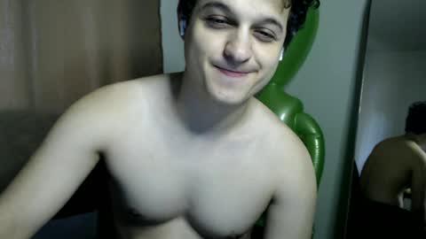 Snapshot of lioncluess chatting on July 4, 6:58 pm Lion Cluess online show from July 4, 6:58 pm