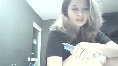 Snapshot of lionessmom chatting on February 17, 3:14 am lionessmom online show from February 17, 3:14 am