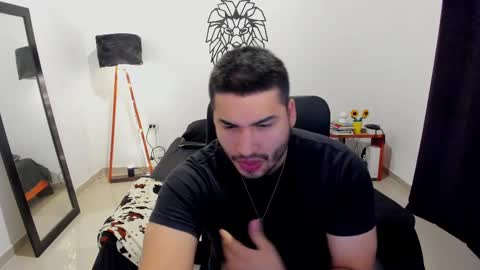 Snapshot of lionn_kingg chatting on October 11, 3:17 am Lion online show from October 11, 3:17 am