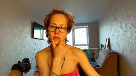 Liora Weiss online show from May 16, 3:55 pm