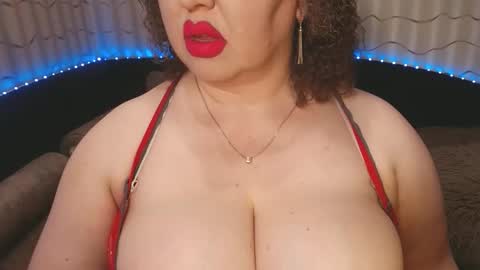 Snapshot of lipsaddiction chatting on April 19, 9:17 pm LIpsAddiction online show from April 19, 9:17 pm