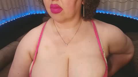 Snapshot of lipsaddiction chatting on May 19, 1:39 pm LIpsAddiction online show from May 19, 1:39 pm