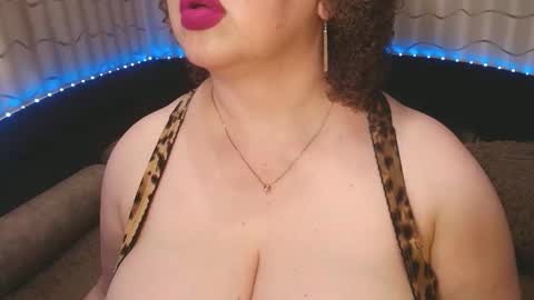 Snapshot of lipsaddiction chatting on June 4, 10:49 pm LIpsAddiction online show from June 4, 10:49 pm