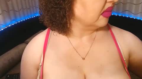 Snapshot of lipsaddiction chatting on June 6, 12:32 pm LIpsAddiction online show from June 6, 12:32 pm