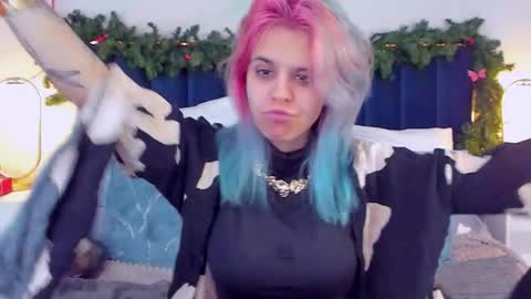 Snapshot of lirabelles chatting on January 15, 3:11 am hello Ill be waiting for you during these hours tue 10am-5pm wed 3am-5pm thu 3am-5pm fri 3am-10am sat 10am-5pm sun 3am-1GMT online show from January 15, 3:11 am