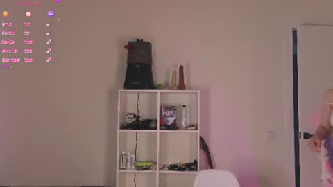 Snapshot of lirara chatting on June 18, 3:16 pm lirara online show from June 18, 3:16 pm