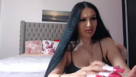 Lisa online show from April 17, 8:01 pm