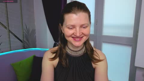 Snapshot of lisa__evans chatting on April 8, 2:22 am Lisa online show from April 8, 2:22 am