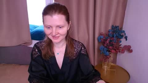 Snapshot of lisa__evans chatting on April 25, 2:25 am Lisa online show from April 25, 2:25 am