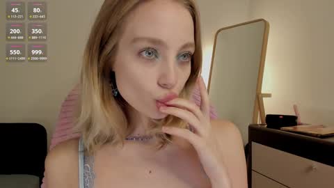 Snapshot of lisa_babymetal chatting on December 7, 11:51 am Lisa online show from December 7, 11:51 am