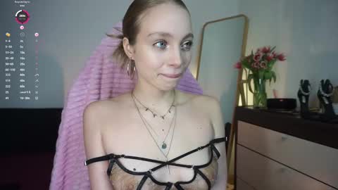 Snapshot of lisa_babymetal chatting on December 19, 12:23 pm Lisa online show from December 19, 12:23 pm