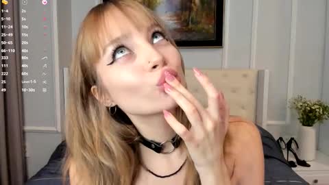 Lisa online show from December 21, 1:07 pm