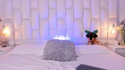 Snapshot of lisa_baker1 chatting on December 20, 11:45 pm Lisa Baker online show from December 20, 11:45 pm